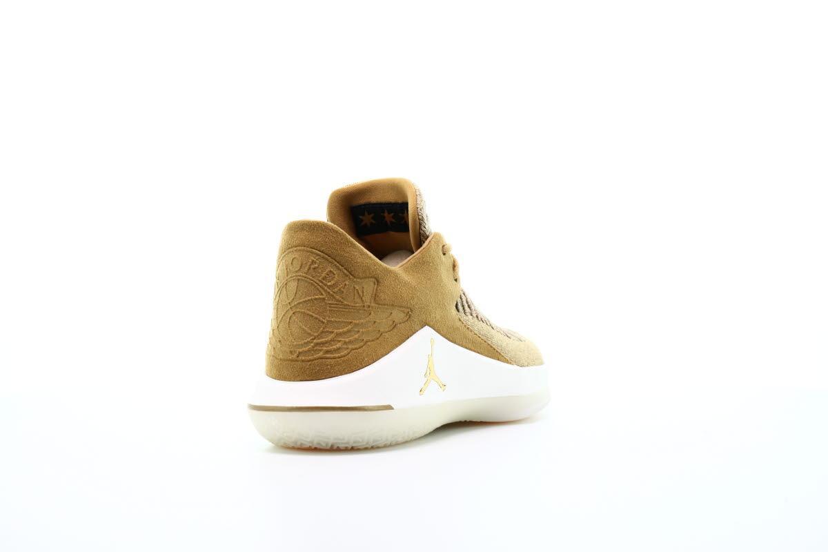 Air jordan xxxii gold deals